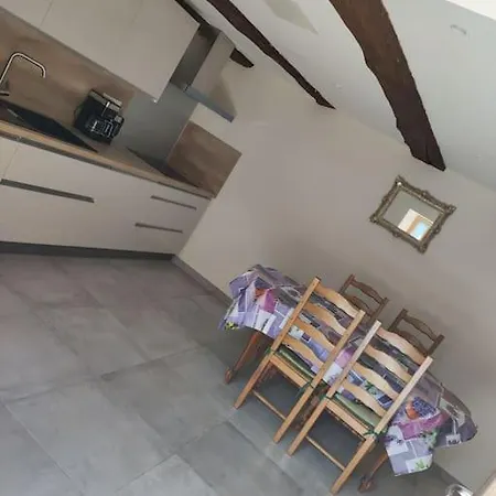 Maison De Village Avec Jardin Сasa de vacaciones